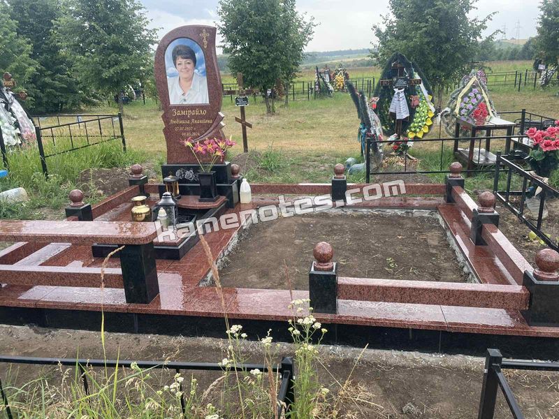 Подвійний пам’ятник KM-7465 (2)