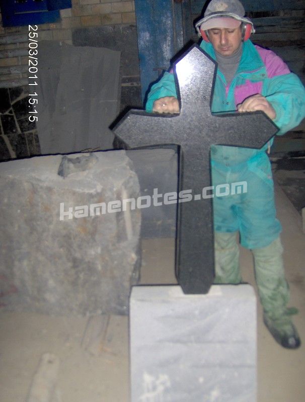 Гранітний хрест KR-027