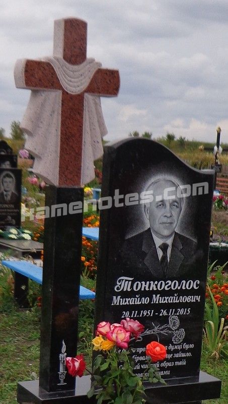 Гранітний хрест KR-058