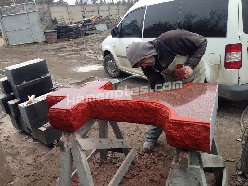 Гранітний хрест KR-075