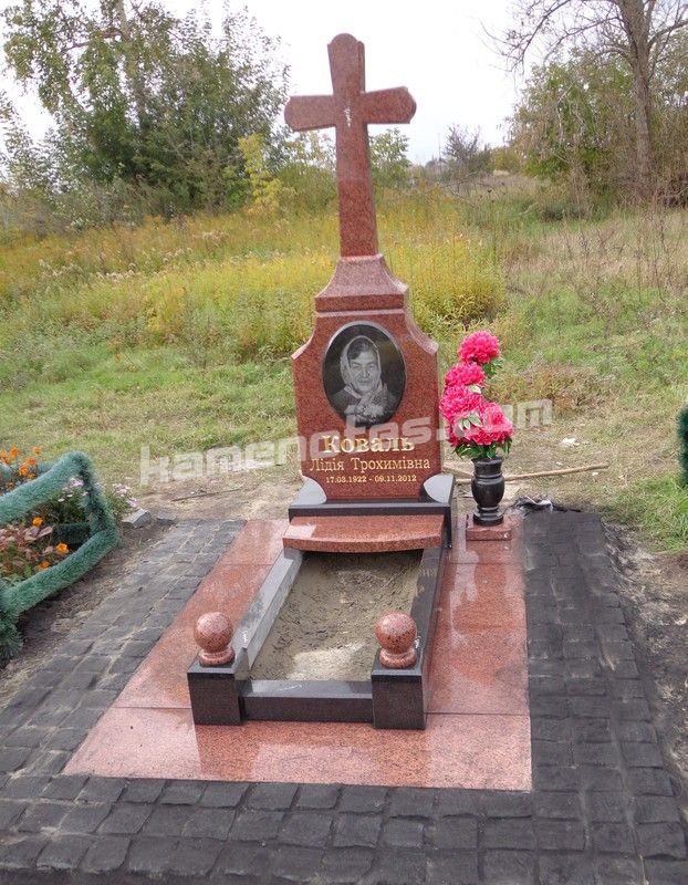 Гранітний хрест KR-090