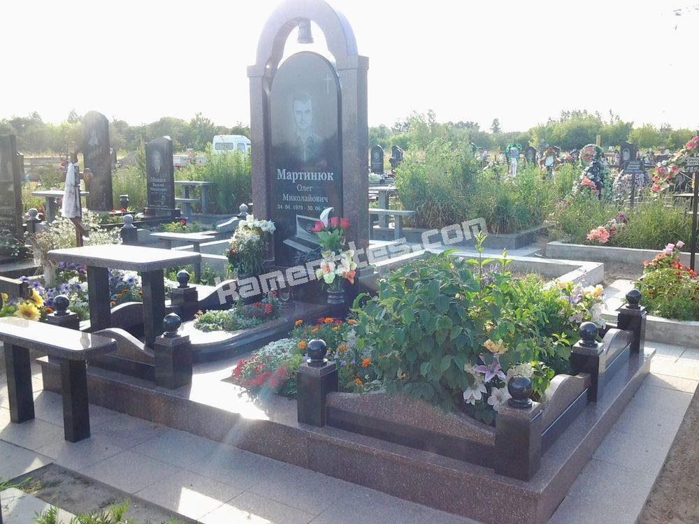 Пам’ятник VIP-9533