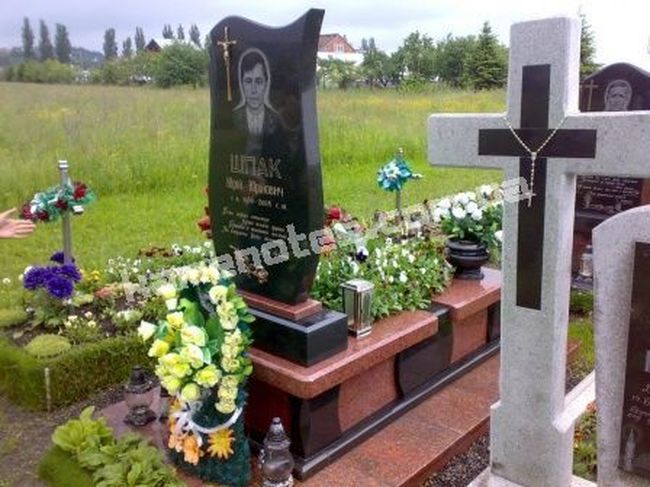 Пам’ятник VIP-9566