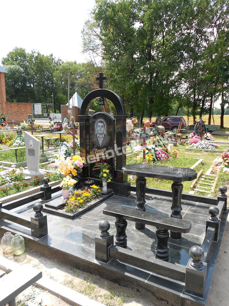 Пам’ятник VIP-9584