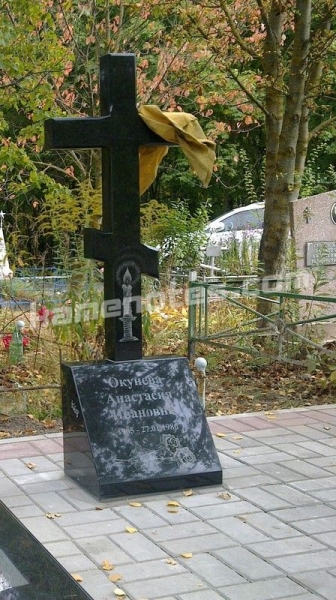 Гранітний хрест KR-001