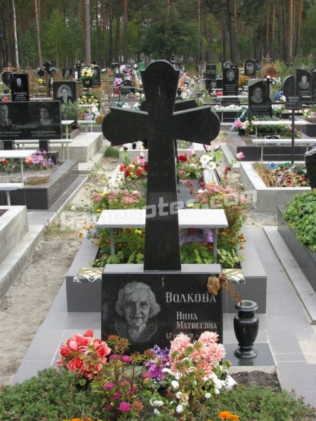 Гранітний хрест KR-008