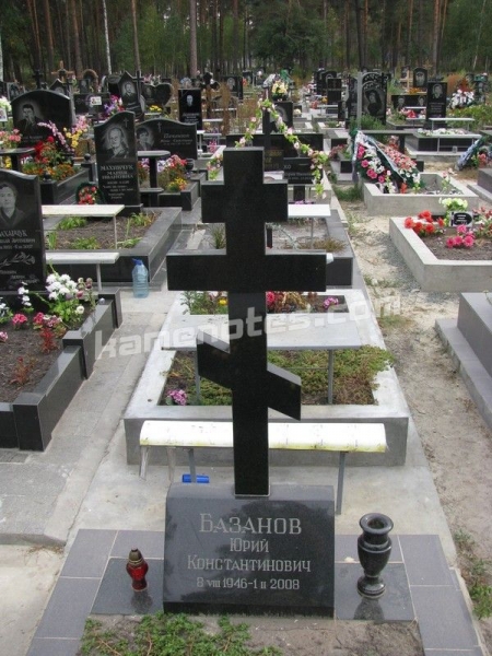 Гранітний хрест KR-016