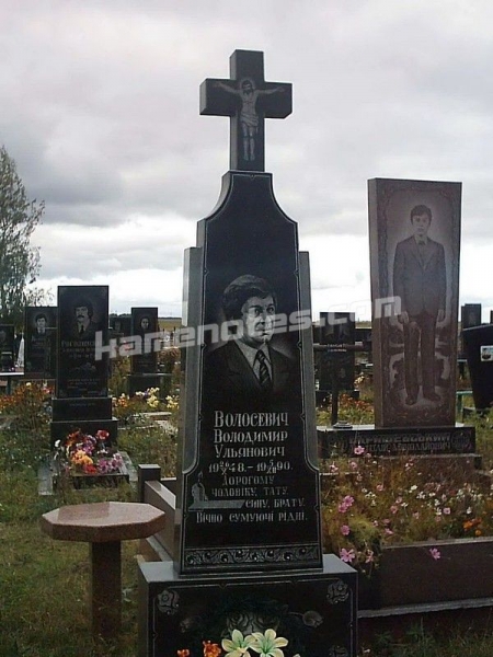 Гранітний хрест KR-019