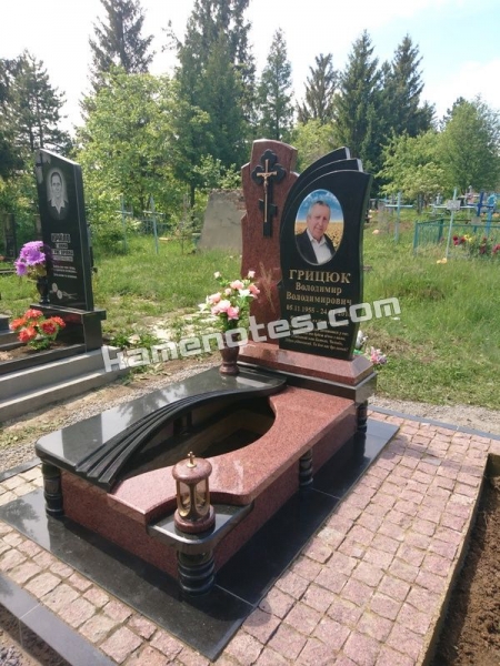 Пам'ятник KM-5377