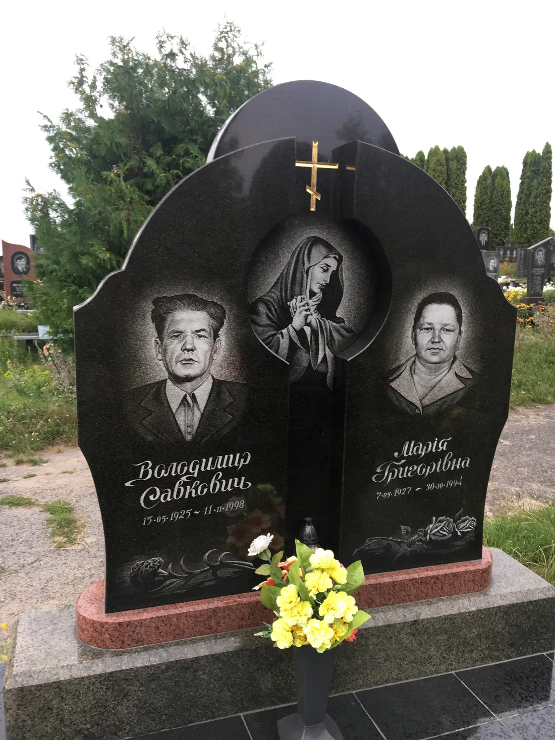 Подвійний пам’ятник KM-7507