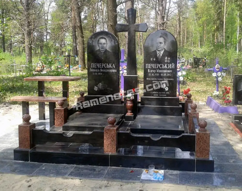 Подвійний пам’ятник KM-7516