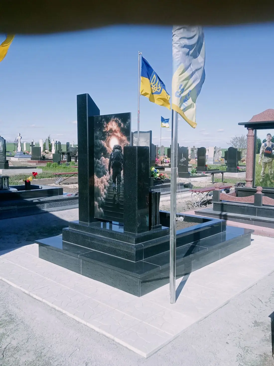 Військовий пам’ятник VSK-52 (2)