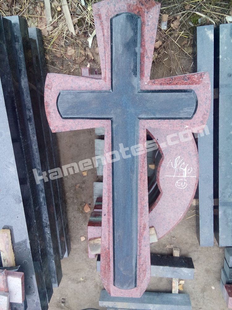 изготовленный гранитный крест